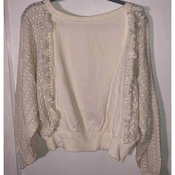 Free People Women's Size  XS  Ivory Long Sleeve  Oversize Top Blouse Crochet - Picture 2 of 6